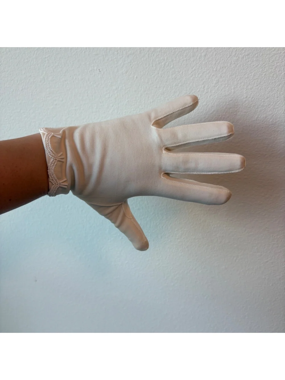 Vintage White Nylon Beaded Dress Gloves Wrist Formal Wedding Tea Party Costume